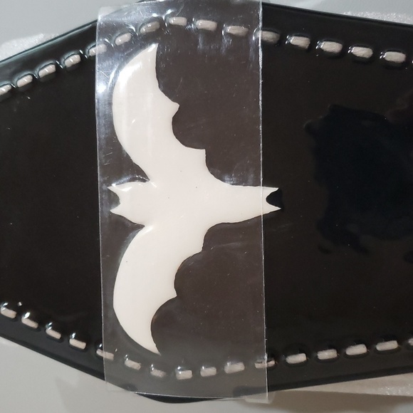 Ceramic coffin shaped container with lid NWT - Picture 4 of 6